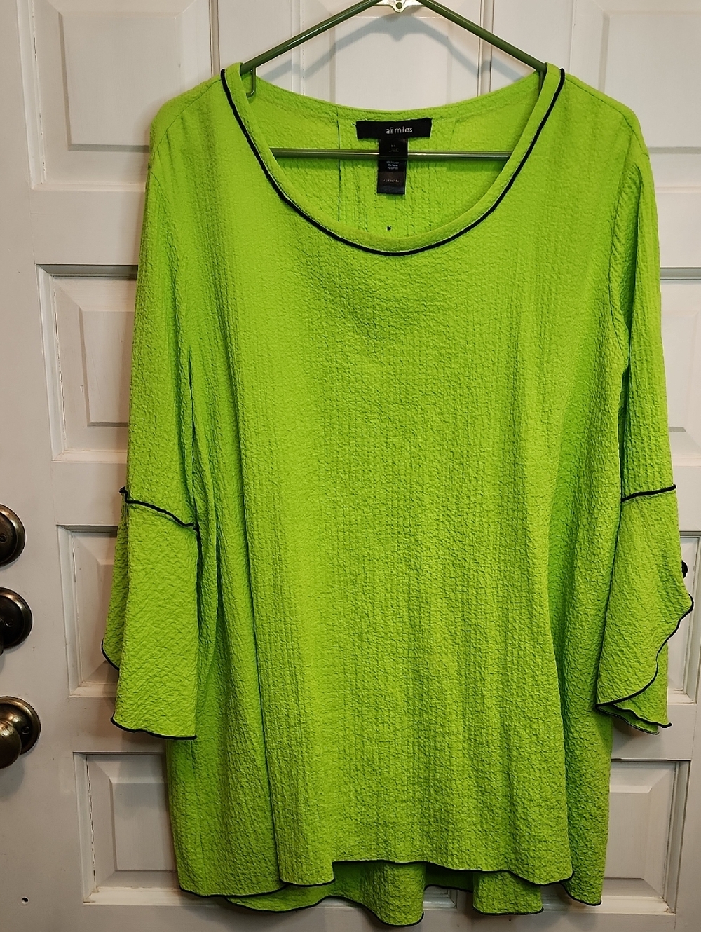 ALI MILES Lime Green black Trim Ruffle Sleeve Scoop Neck Top, Tunic,With Buttons
